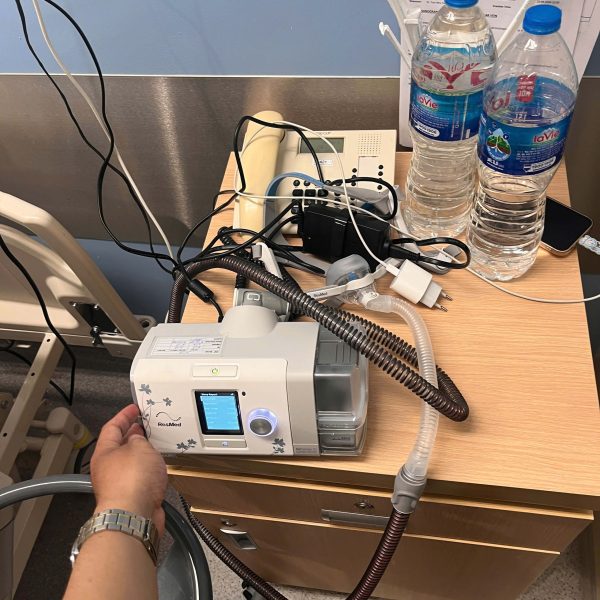 Máy thở CPAP ResMed AirSense 10 AutoSet điều trị ngưng thở khi ngủ do tắc nghẽn