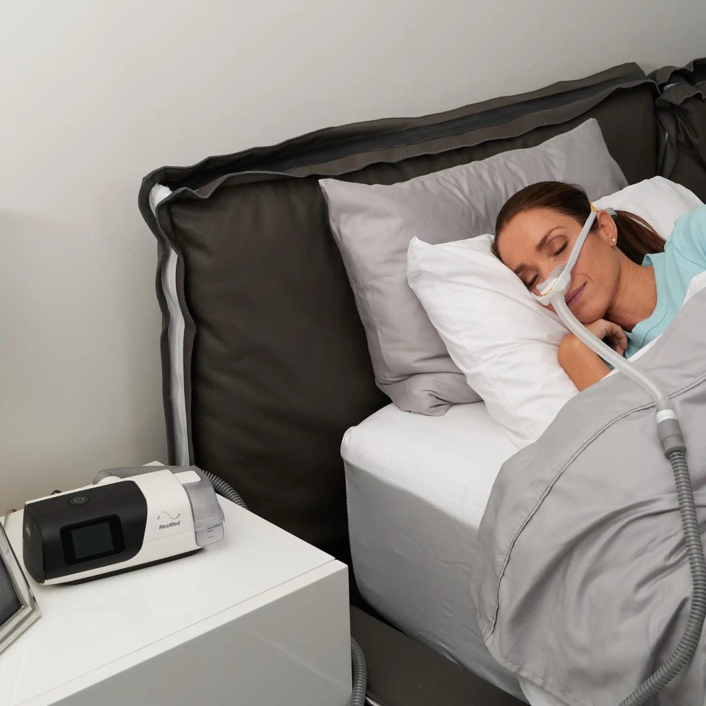 Phẫu Thuật Điều Trị Ngưng Thở Khi Ngủ: Khi Nào Được Chỉ Định? 3 CPAP vẫn là một lựa chọn điều trị quan trọng đối với ngưng thở khi ngủ; phẫu thuật chỉ được cân nhắc ở những trường hợp phù hợp sau khi đánh giá toàn diện.