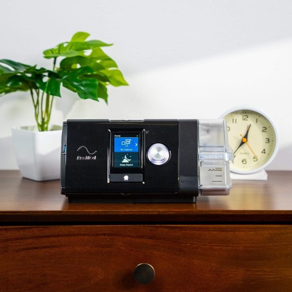 Bình làm ẩm giúp bổ sung độ ẩm cho luồng khí CPAP; lượng nước còn lại sau mỗi đêm cần được xử lý theo hướng dẫn của nhà sản xuất.