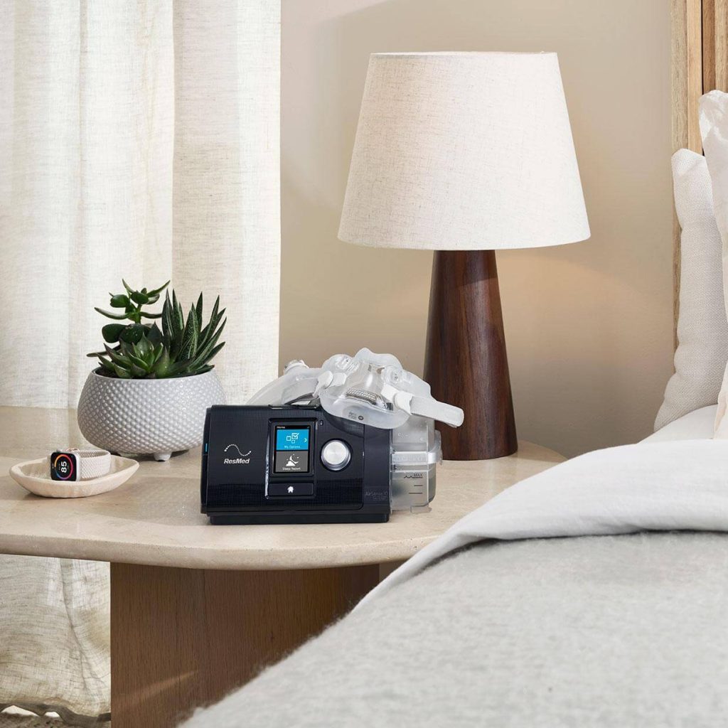 Nhận Máy Thở CPAP Tại Nhà: 6 Điều Cần Kiểm Tra Trước Khi Dùng 2 Người dùng cần xác nhận máy CPAP được bàn giao đúng loại, có đủ phụ kiện và đi kèm hướng dẫn sử dụng rõ ràng trước khi bắt đầu liệu pháp tại nhà.